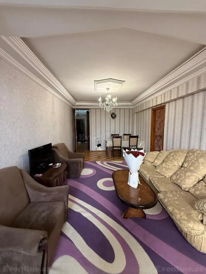 Satılır 3 otaqlı Mənzil Köhnə tikili 85 m² Gənclik m.