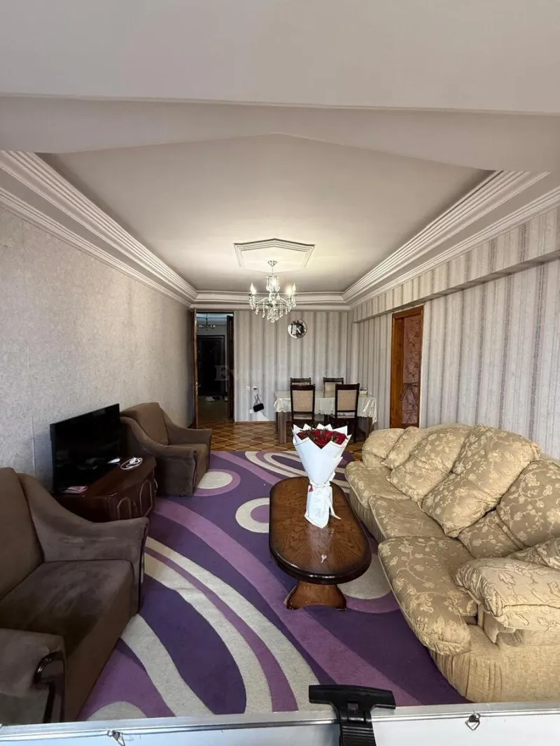 Satılır 3 otaqlı Mənzil Köhnə tikili 85 m² Gənclik m. - şəkil 2