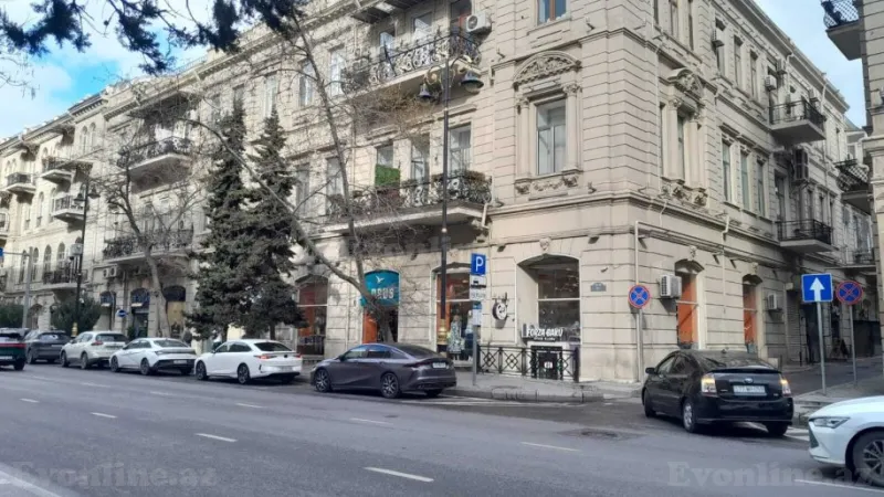 Satılır 3 otaqlı Mənzil Köhnə tikili 67.7 m² 28 May m.