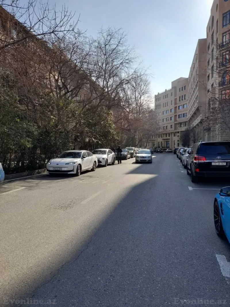 Satılır 3 otaqlı Mənzil Köhnə tikili 75 m² Elmlər Akademiyası m. - şəkil 24