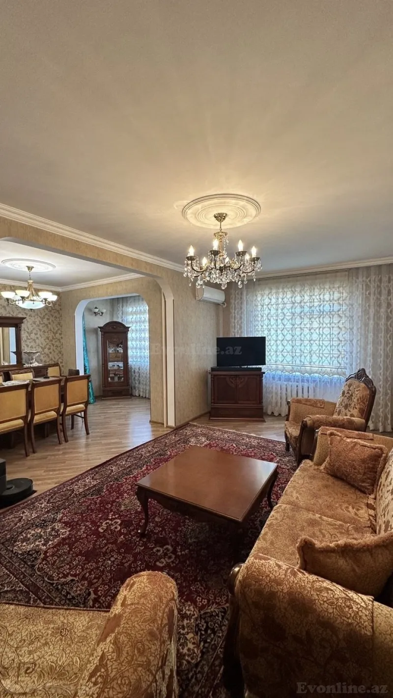 Bakı, Xətai r., Xalqlar Dostluğu m.da 5 otaqlı mənzil satılır