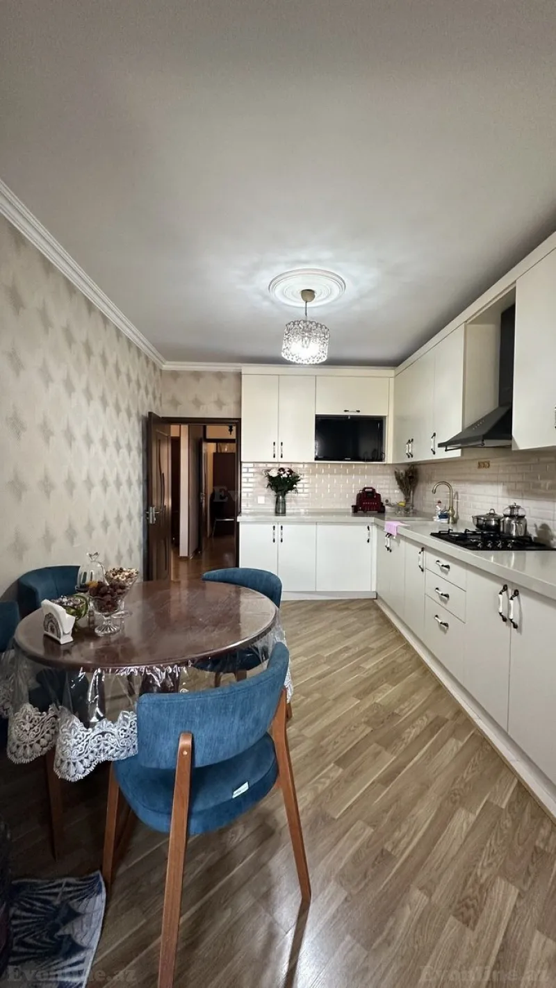 Satılır 5 otaqlı Mənzil Köhnə tikili 120 m² Xalqlar Dostluğu m. - şəkil 7