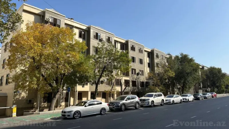 Satılır 3 otaqlı Mənzil Köhnə tikili 75 m² Yasamal