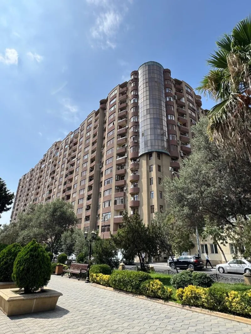 Kirayə verilir 3 otaqlı Mənzil Yeni tikili 120 m² Xətai m.