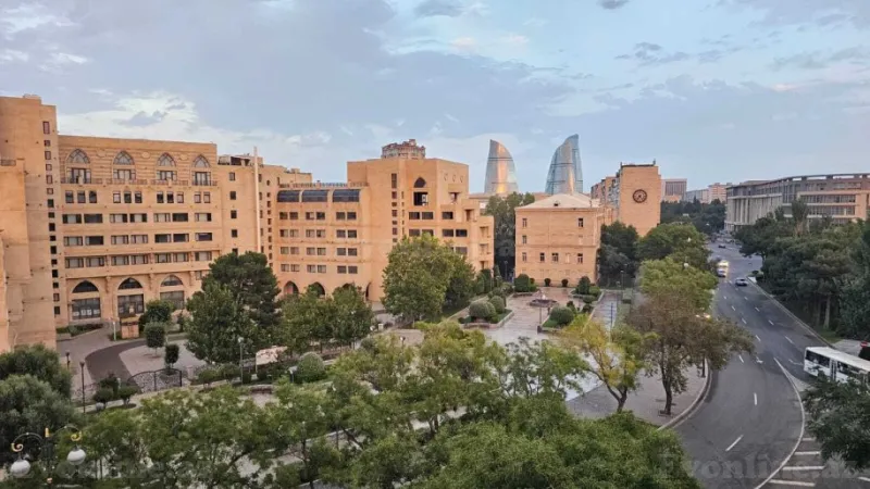 Satılır 3 otaqlı Mənzil Köhnə tikili 103 m² Elmlər Akademiyası m.