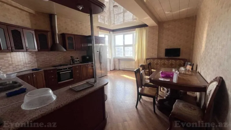 Kirayə verilir 4 otaqlı Mənzil Yeni tikili 200 m² 28 May m. - şəkil 9