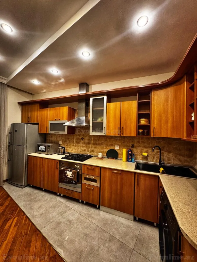 Kirayə verilir 3 otaqlı Mənzil Yeni tikili 133 m² 28 May m. - şəkil 11