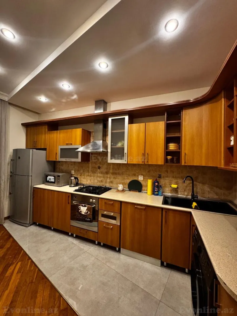 Kirayə verilir 3 otaqlı Mənzil Yeni tikili 133 m² 28 May m. - şəkil 14