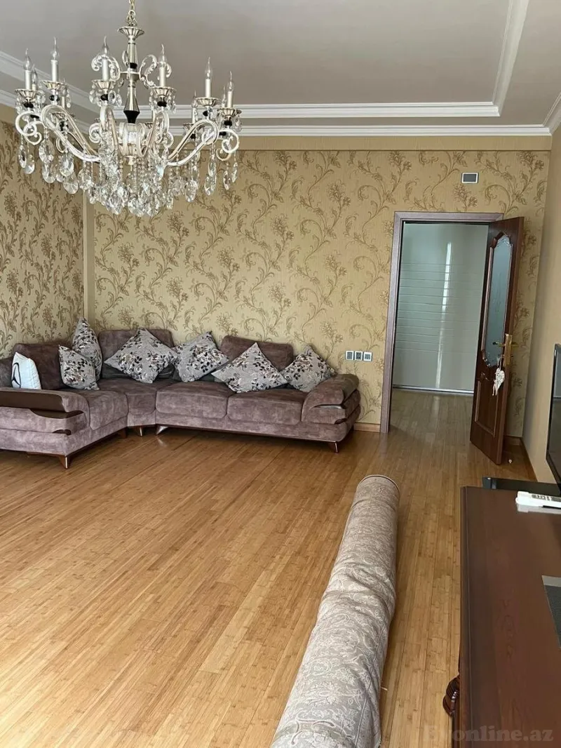 Kirayə verilir 3 otaqlı Mənzil Yeni tikili 140 m² Xətai m.
