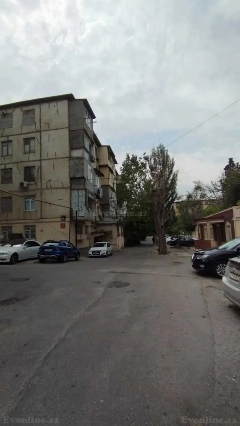 Satılır 3 otaqlı Mənzil Köhnə tikili 70 m² 7-ci mikrorayon