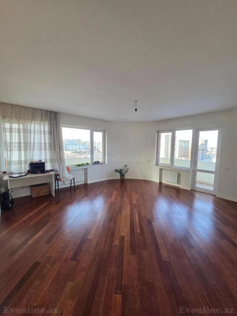 Satılır 2 otaqlı Mənzil Yeni tikili 106 m² 8 Noyabr m.
