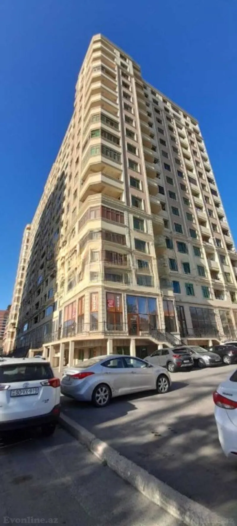Satılır 3 otaqlı Mənzil Yeni tikili 122 m² Qara Qarayev m.