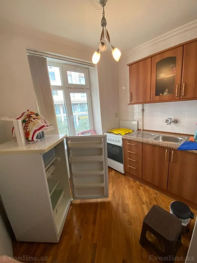 Kirayə verilir 1 otaqlı Mənzil Köhnə tikili 45 m² Xətai m. - şəkil 2