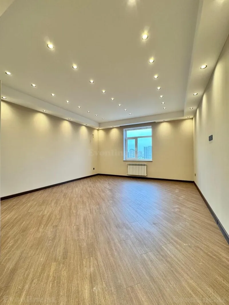 Satılır 3 otaqlı Mənzil Yeni tikili 135 m² İnşaatçılar m.