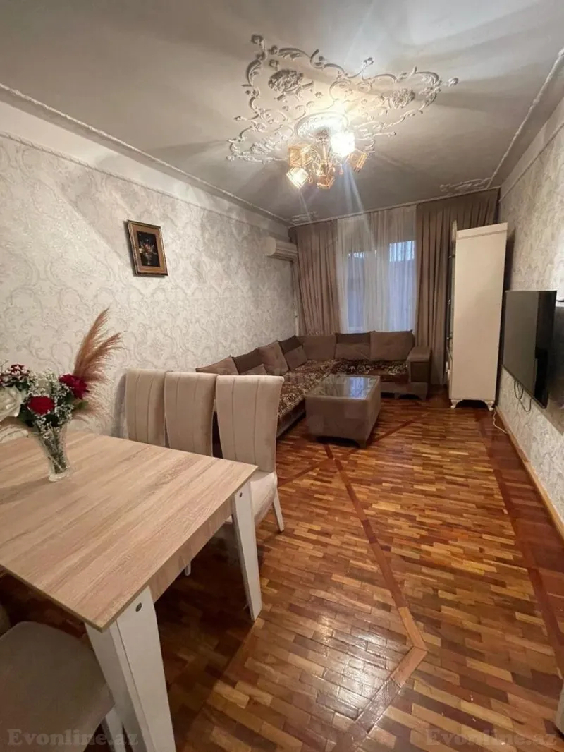 Kirayə verilir 2 otaqlı Mənzil Köhnə tikili 70 m² Neftçilər m.