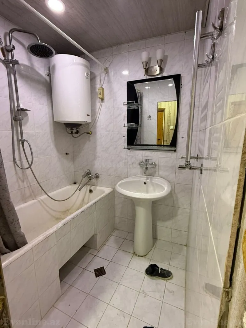 Satılır 2 otaqlı Mənzil Köhnə tikili 65 m² Suraxanı r. - şəkil 6