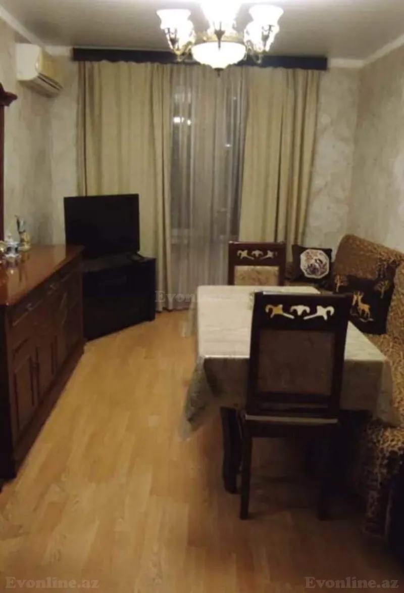 Satılır 3 otaqlı Mənzil Köhnə tikili 64 m² 28 May m.