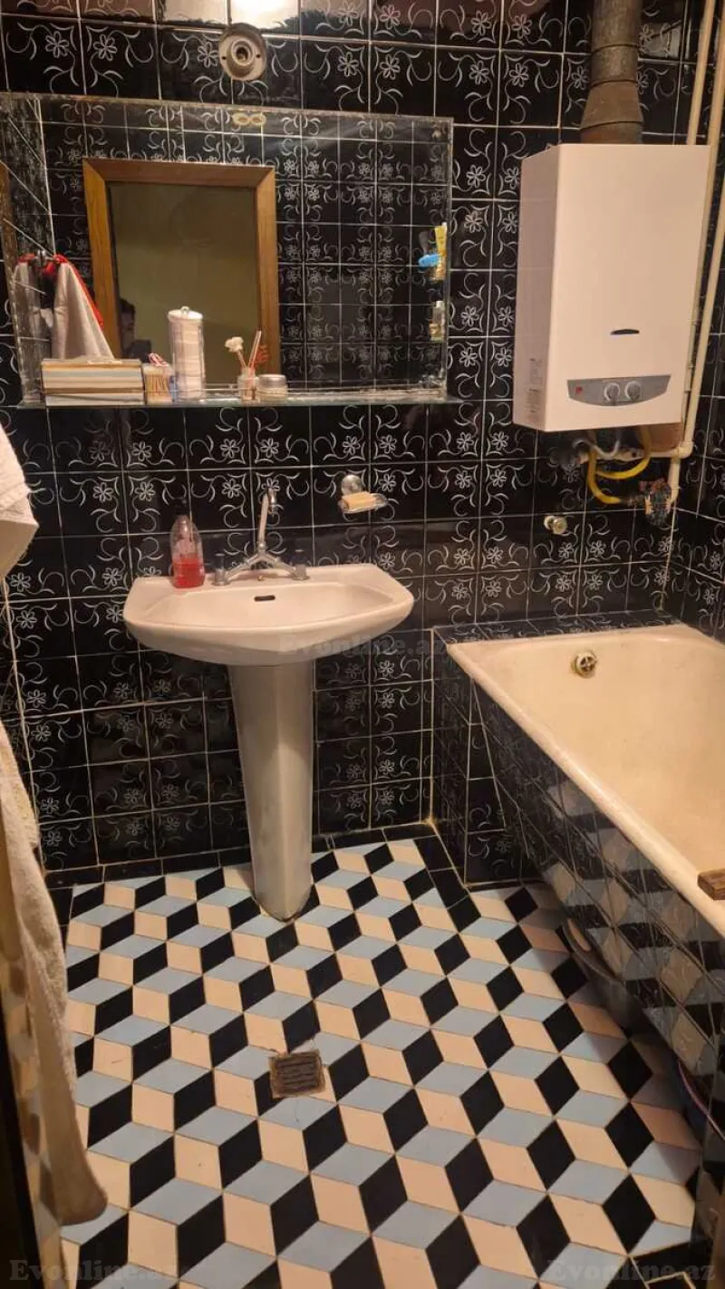 Satılır 3 otaqlı Mənzil Köhnə tikili 80 m² Əhmədli - şəkil 4