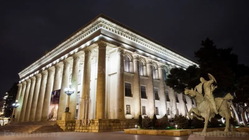 Satılır 3 otaqlı Mənzil Köhnə tikili 80 m² Sahil m.