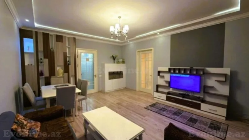 Satılır 3 otaqlı Mənzil Köhnə tikili 80 m² Sahil m. - şəkil 2