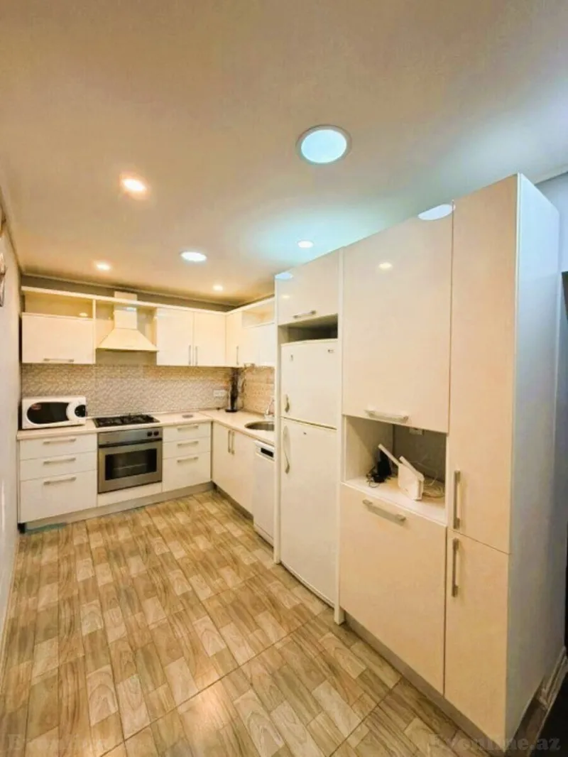 Satılır 3 otaqlı Mənzil Köhnə tikili 80 m² Sahil m. - şəkil 5