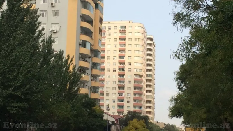 Satılır 4 otaqlı Mənzil Yeni tikili 250 m² Elmlər Akademiyası m.