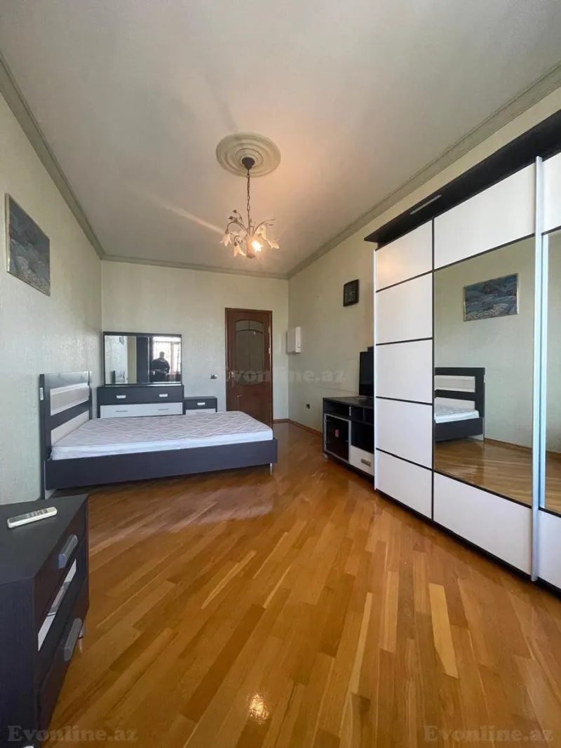 Satılır 4 otaqlı Mənzil Yeni tikili 250 m² Elmlər Akademiyası m. - şəkil 13