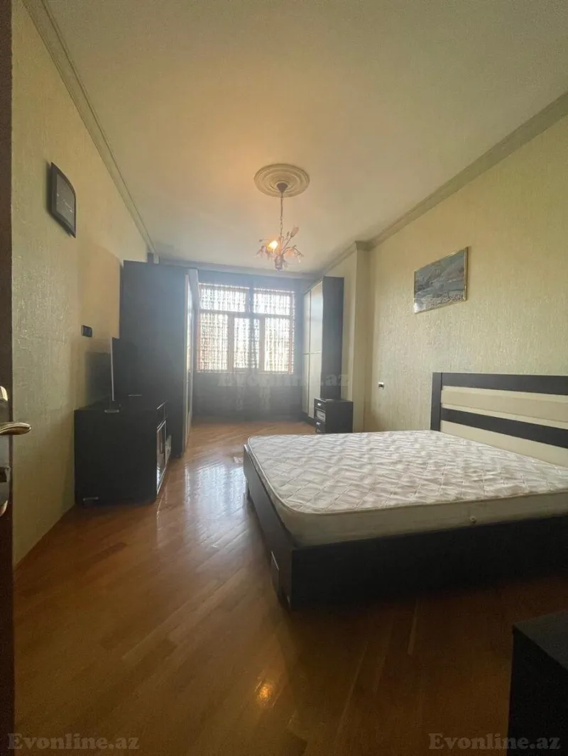 Satılır 4 otaqlı Mənzil Yeni tikili 250 m² Elmlər Akademiyası m. - şəkil 24