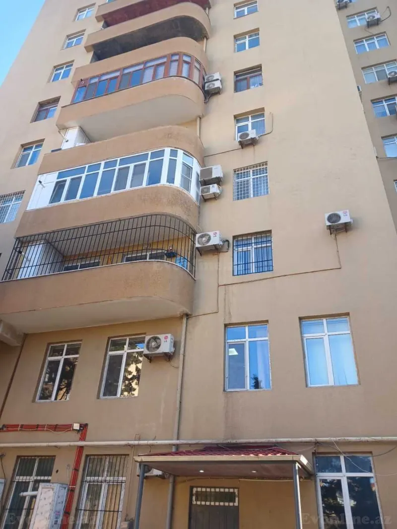 Satılır 4 otaqlı Mənzil Yeni tikili 152 m² 8-ci mikrorayon