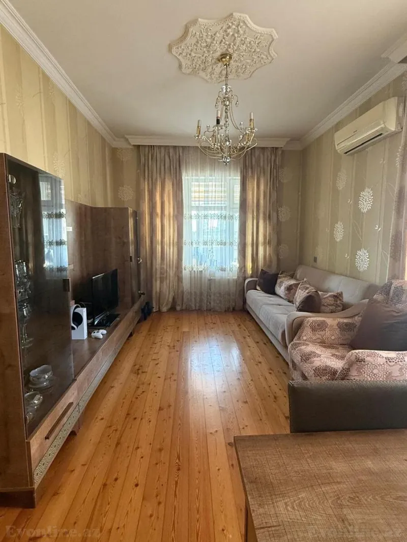 Satılır 4 otaqlı Mənzil Köhnə tikili 100 m² Həzi Aslanov m.