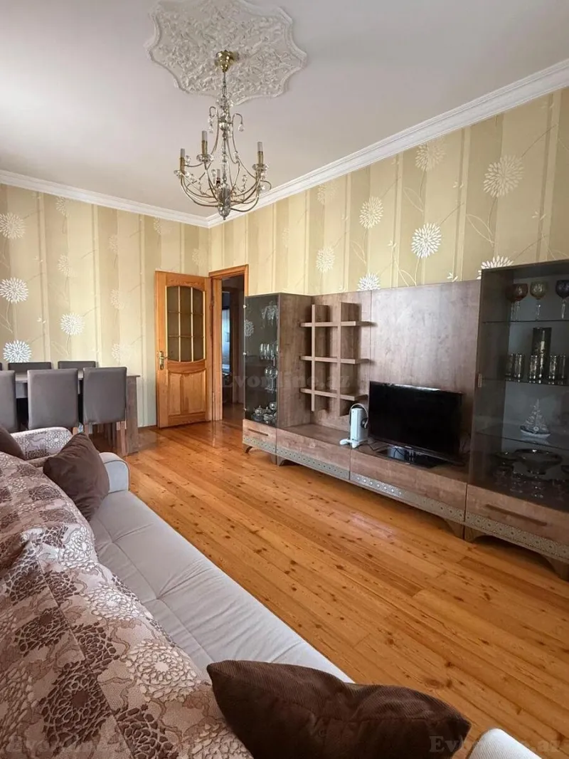 Satılır 4 otaqlı Mənzil Köhnə tikili 100 m² Həzi Aslanov m. - şəkil 2