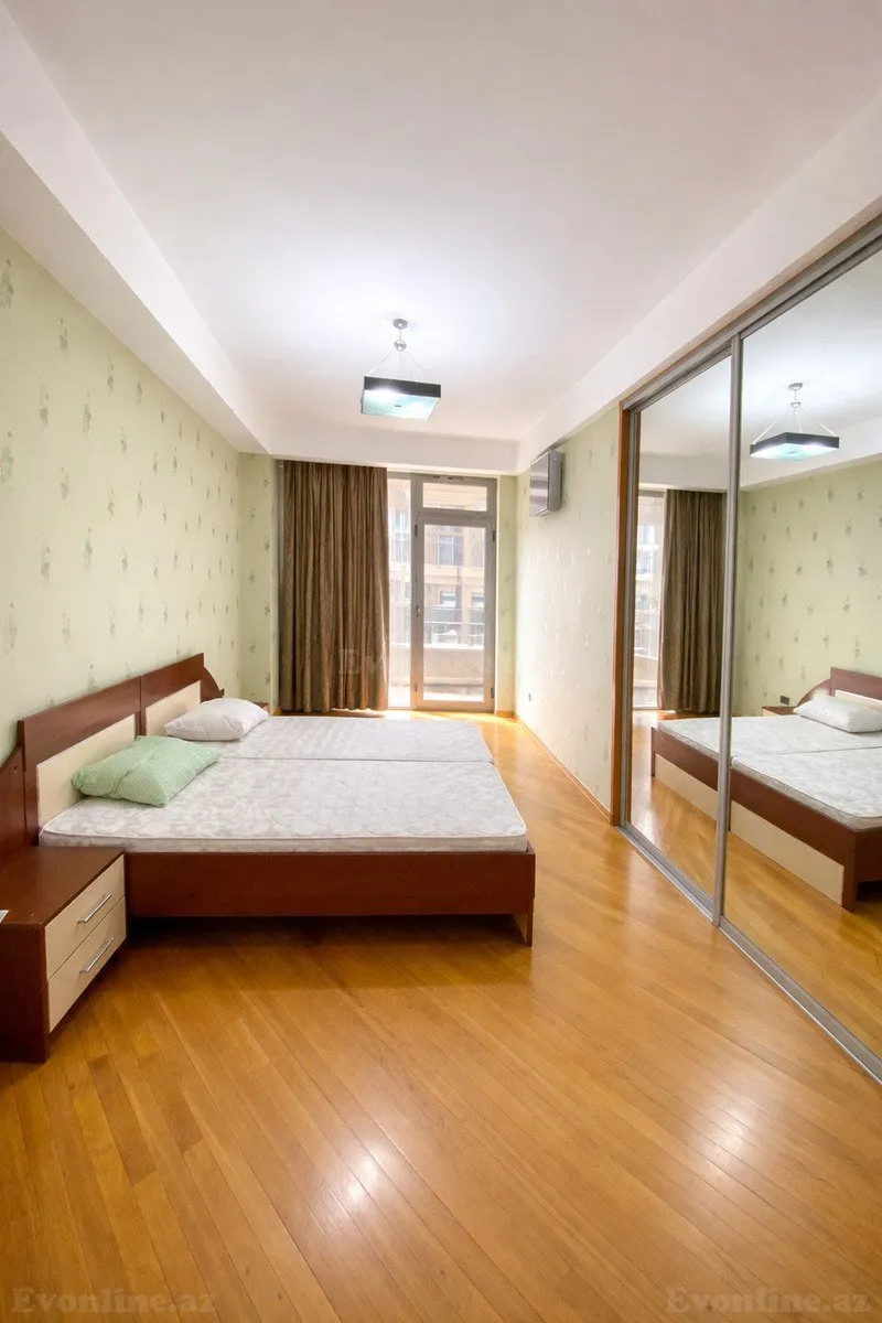 Satılır 4 otaqlı Mənzil Yeni tikili 212 m² Sahil m. - şəkil 7