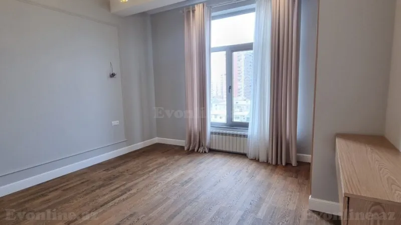 Satılır 4 otaqlı Mənzil Yeni tikili 150 m² Gənclik m. - şəkil 3