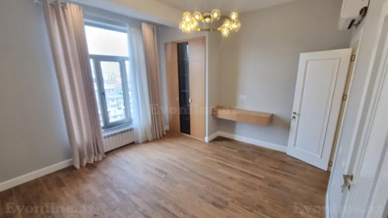 Satılır 4 otaqlı Mənzil Yeni tikili 150 m² Gənclik m. - şəkil 5