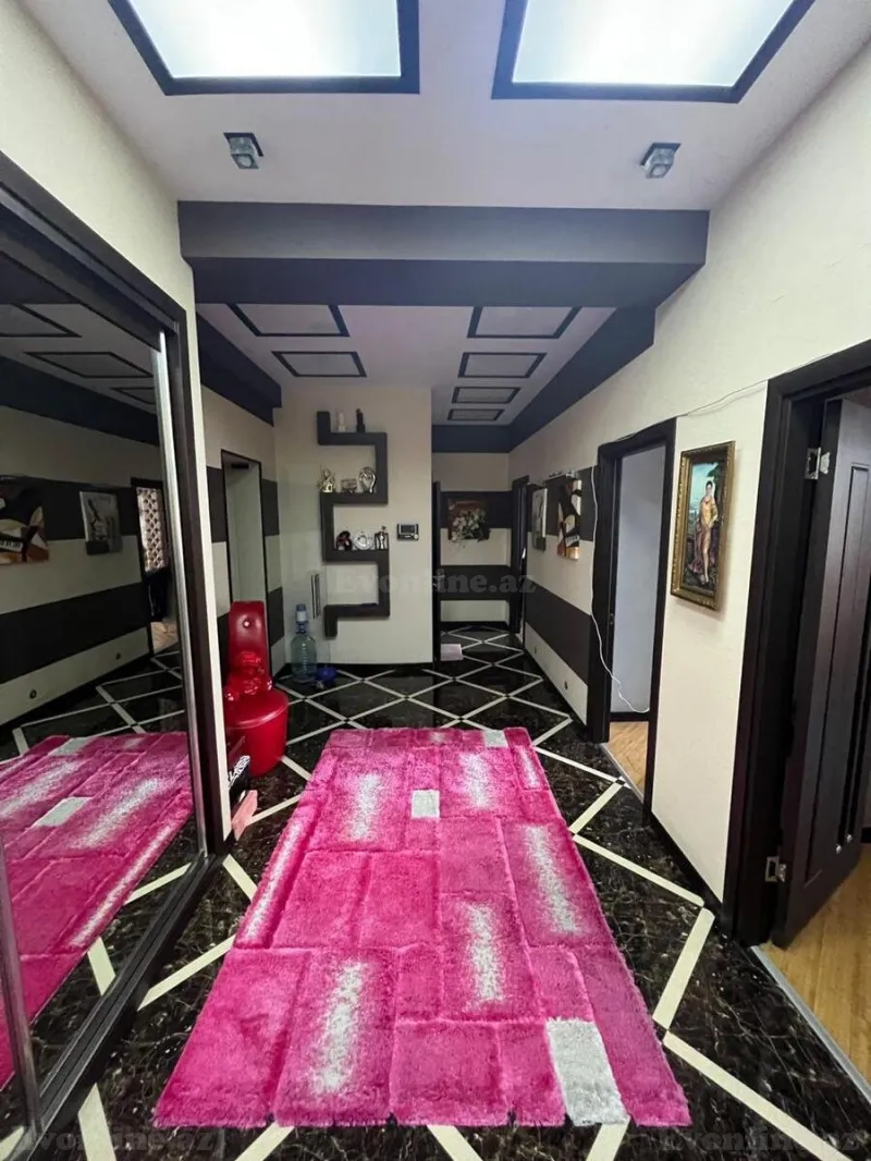 Satılır 3 otaqlı Mənzil Yeni tikili 118 m² 28 May m.