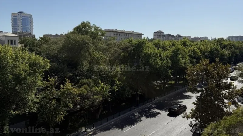 Satılır 3 otaqlı Mənzil Köhnə tikili 60 m² Nəsimi r.