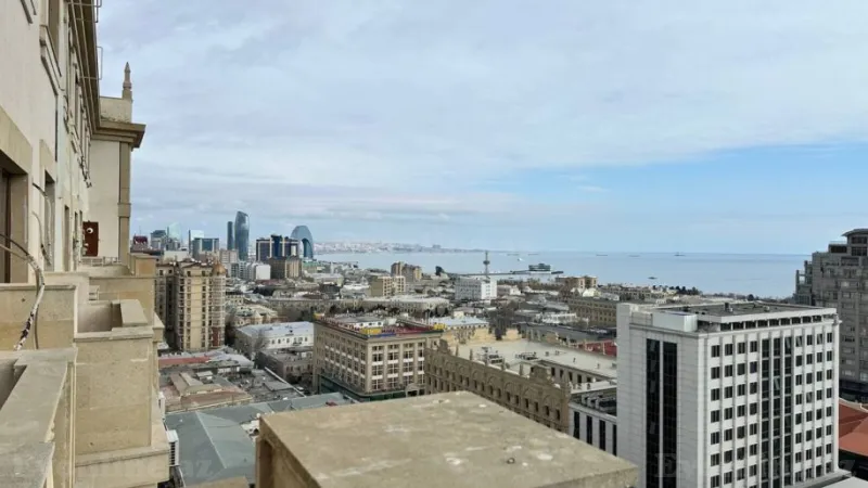 Satılır 3 otaqlı Mənzil Yeni tikili 145 m² İçərişəhər m.