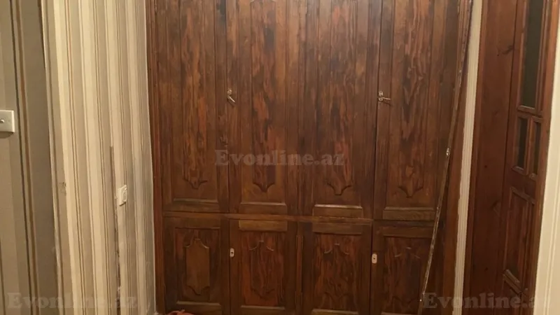 Satılır 3 otaqlı Mənzil Köhnə tikili 110 m² 28 May m.