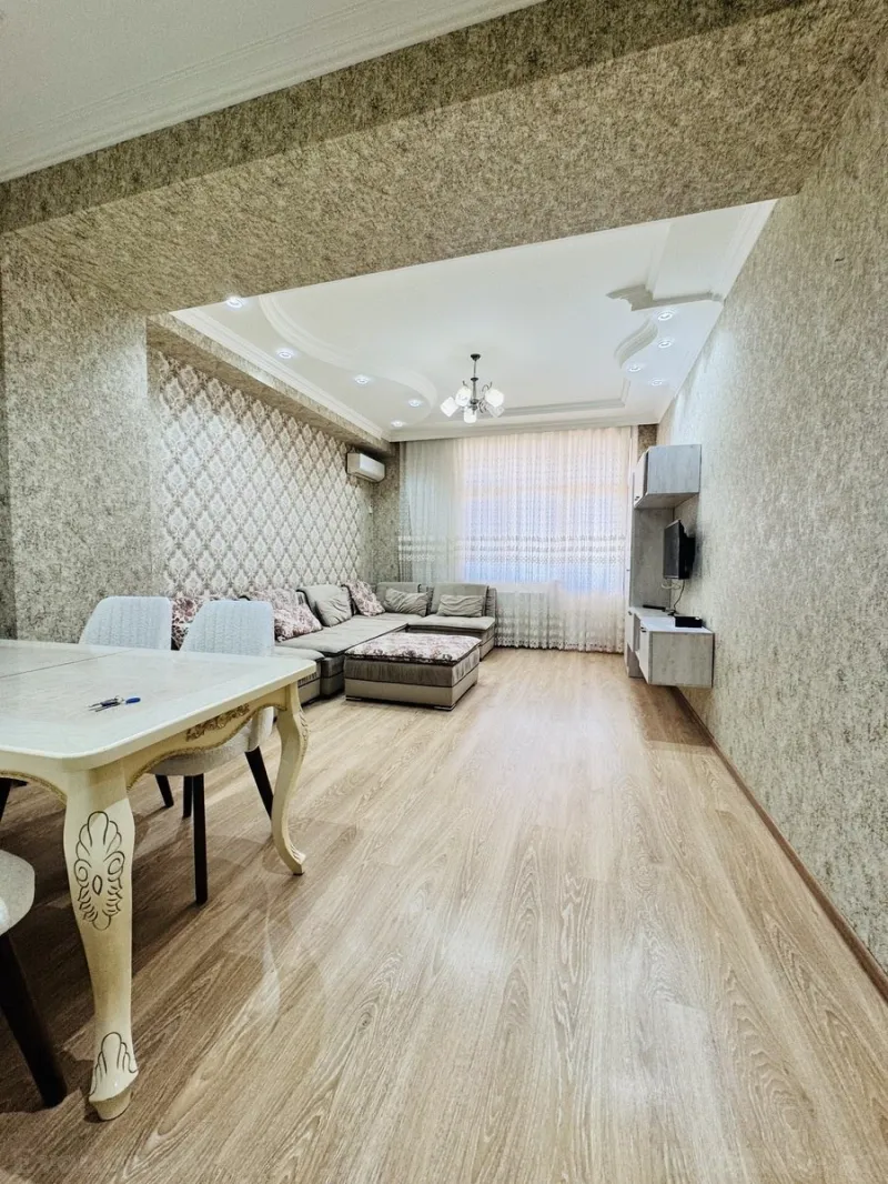 Kirayə verilir 3 otaqlı Mənzil Yeni tikili 120 m² 8-ci kilometr