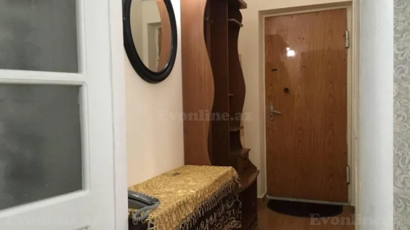 Kirayə verilir 1 otaqlı Mənzil Köhnə tikili 30 m² İnşaatçılar m.
