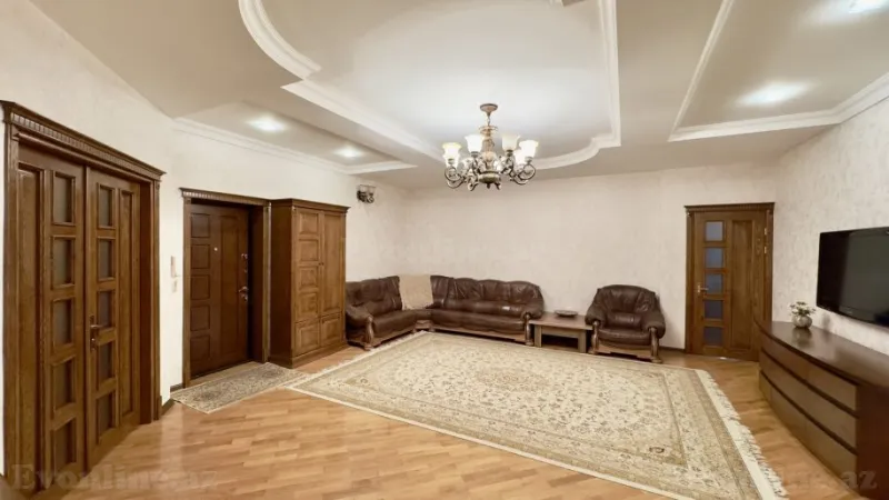 Satılır 3 otaqlı Mənzil Yeni tikili 150 m² İnşaatçılar m. - şəkil 2