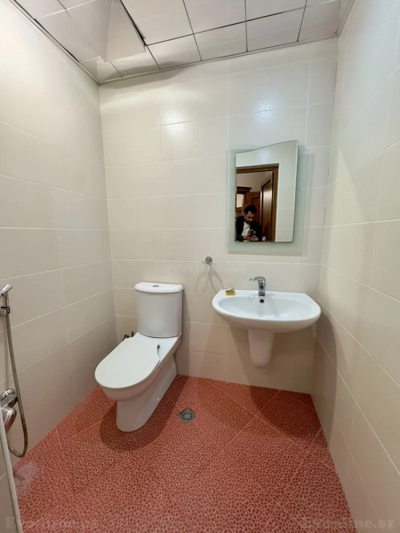 Satılır 3 otaqlı Mənzil Yeni tikili 150 m² İnşaatçılar m. - şəkil 12