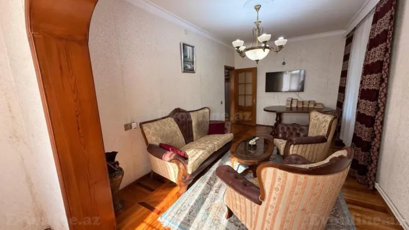 Kirayə verilir 3 otaqlı Mənzil Köhnə tikili 90 m² Nəriman Nərimanov m.