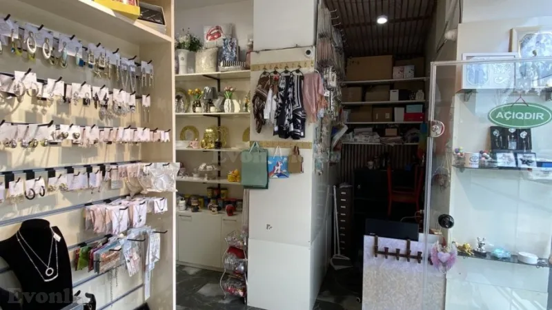 Kirayə verilir Obyekt 18 m² Elmlər Akademiyası m.