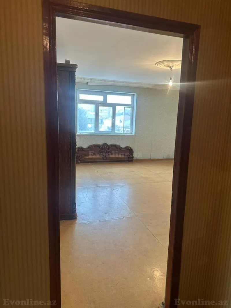 Satılır 4 otaqlı Mənzil Köhnə tikili 130 m² Sabunçu r. - şəkil 3