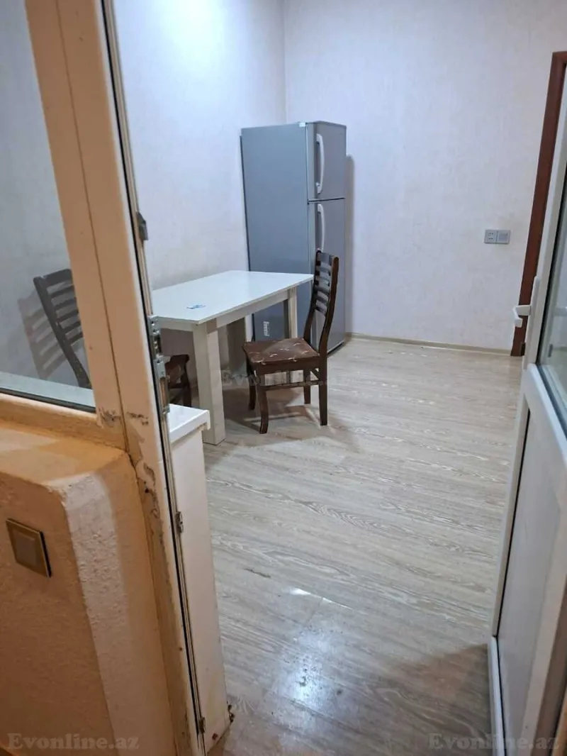 Kirayə verilir 2 otaqlı Mənzil Köhnə tikili 85 m² Neftçilər m. - şəkil 7