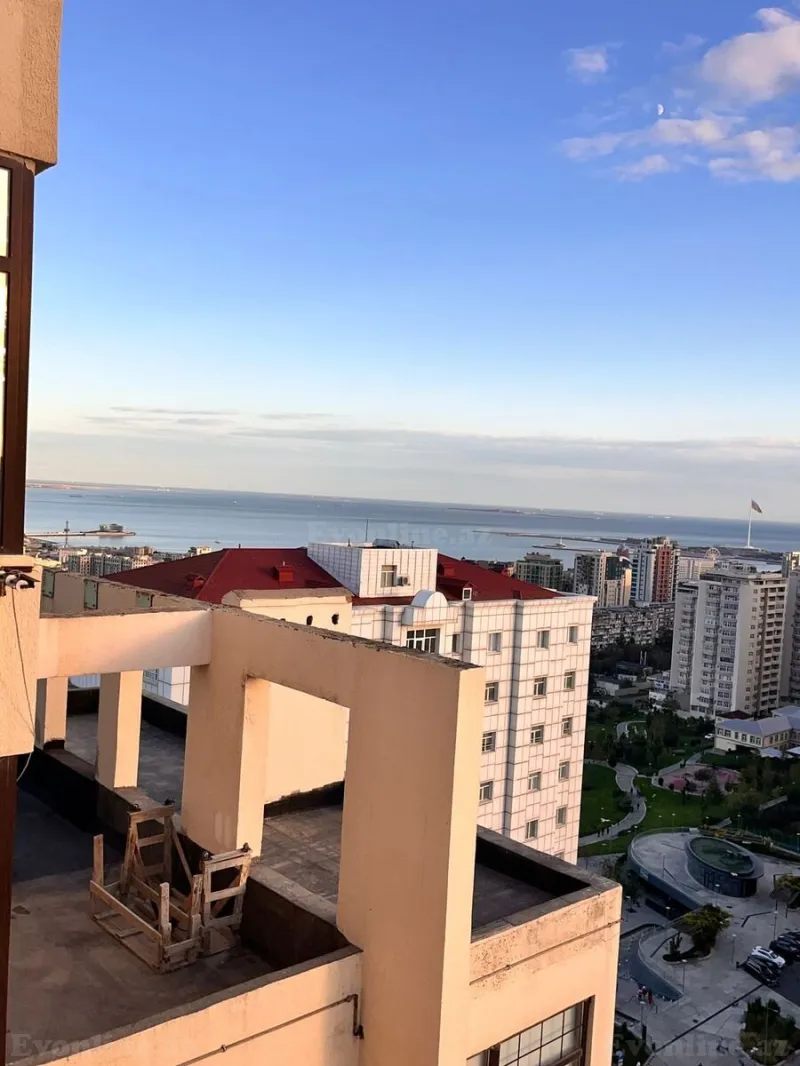 Satılır 4 otaqlı Mənzil Yeni tikili 210 m² Elmlər Akademiyası m.