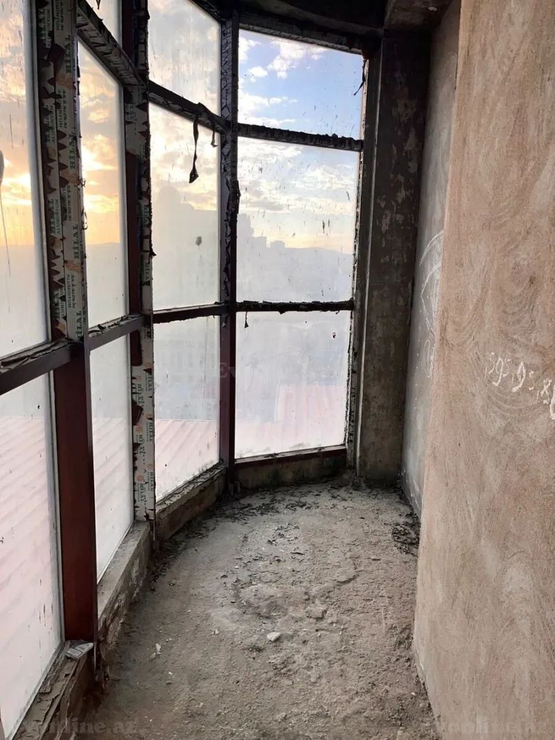 Satılır 4 otaqlı Mənzil Yeni tikili 210 m² Elmlər Akademiyası m. - şəkil 9