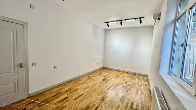 Kirayə verilir Ofis 19 m² Nizami m.