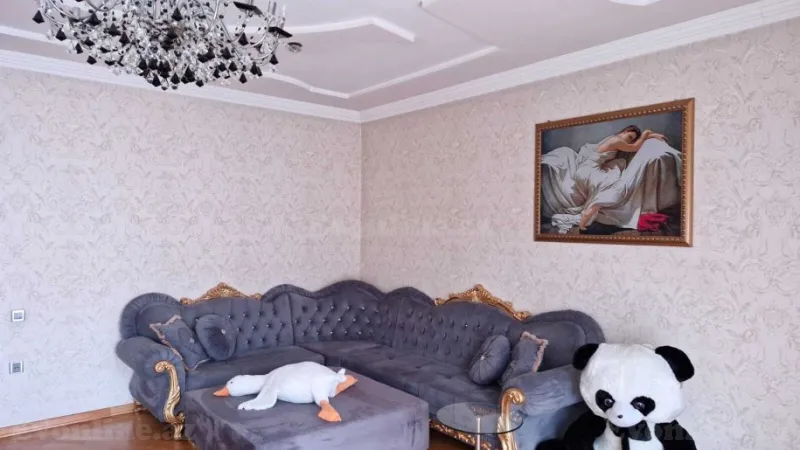 Kirayə verilir 3 otaqlı Mənzil Köhnə tikili 150 m² Qaradağ r.